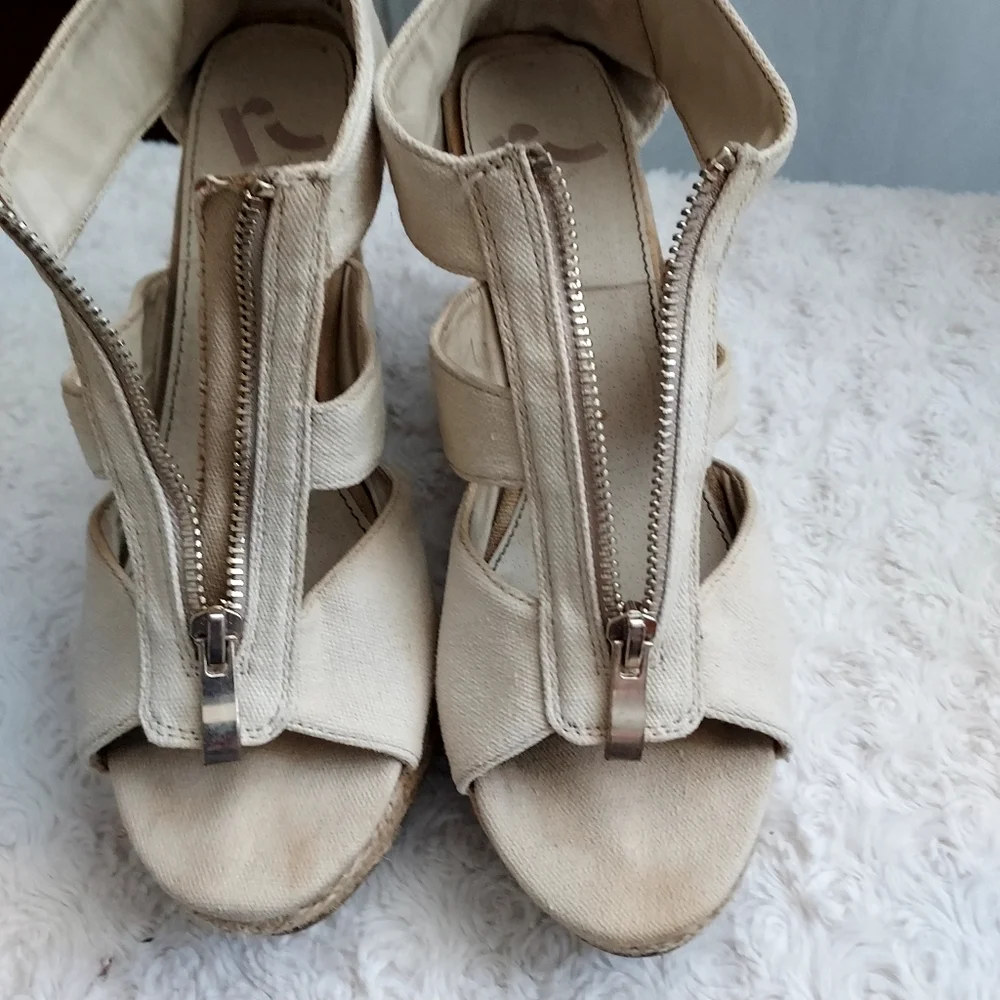 Report Zippy Neutral beige canvas espadrille wedge heel sandals size 9 Summer